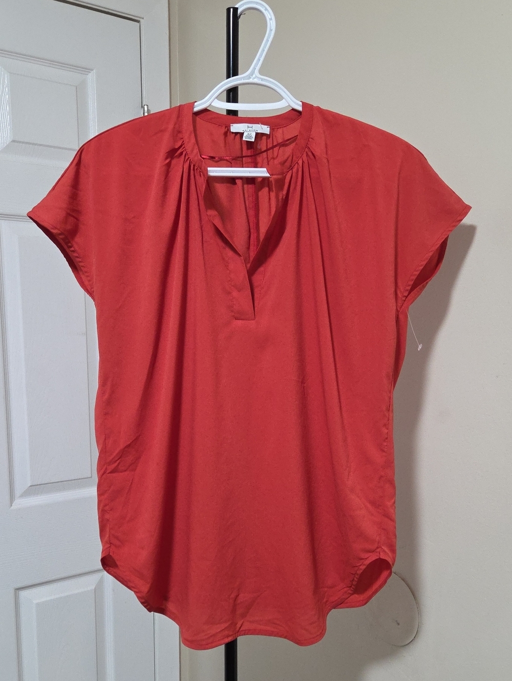 H by Halston Coral-Red Split-Neck Short Sleeve Blouse